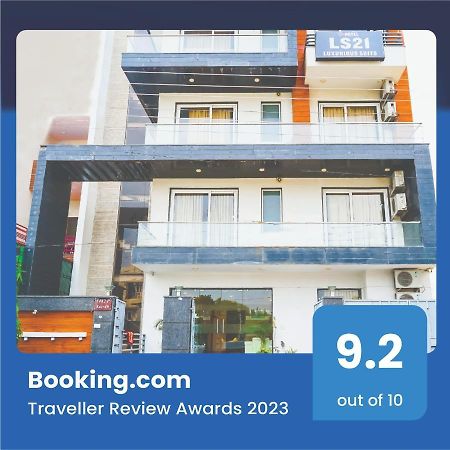Hotel Ls 21 Badshahpur Exterior photo